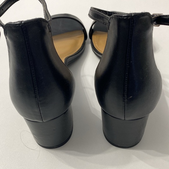 New💕 Adorable Black Memory Foam Sandals - Picture 6 of 11